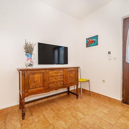 Apartment & Double Room Stanka Baška Extérieur photo