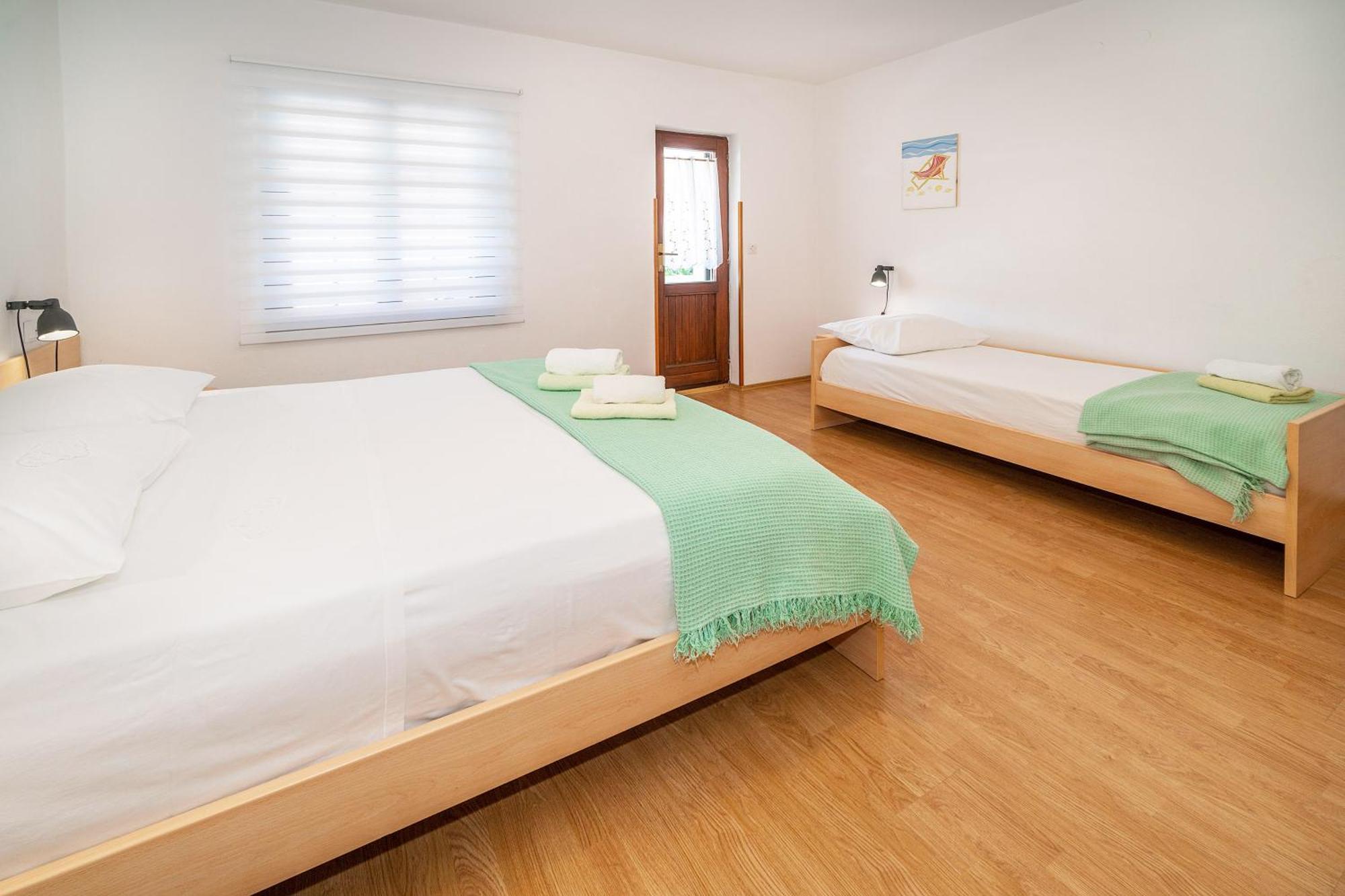 Apartment & Double Room Stanka Baška Extérieur photo