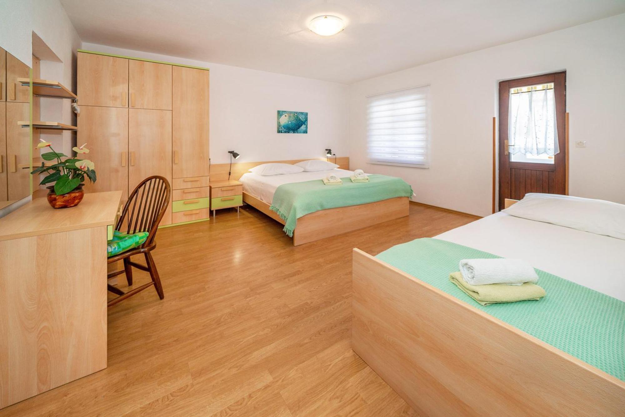 Apartment & Double Room Stanka Baška Extérieur photo